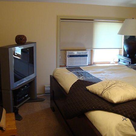 Ypc Fitness & Accomodations Invermere Extérieur photo