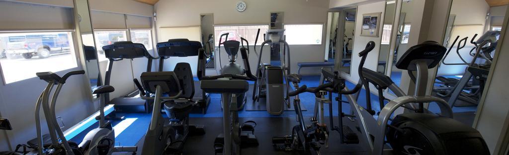 Ypc Fitness & Accomodations Invermere Chambre photo
