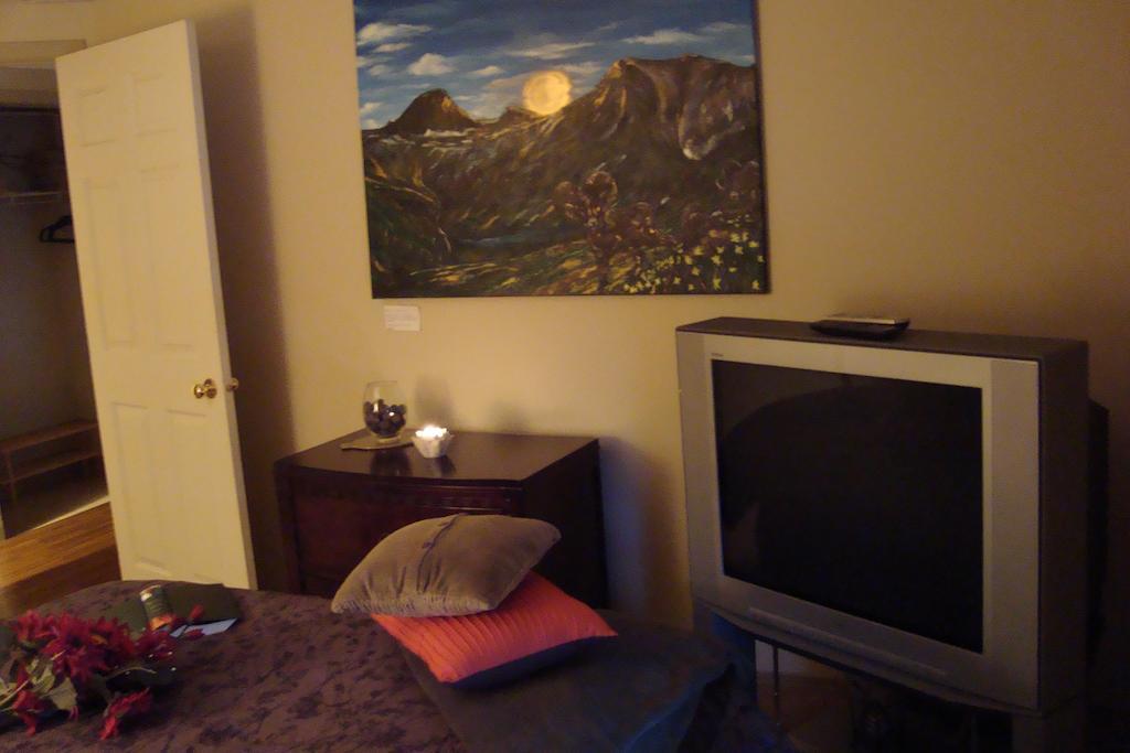 Ypc Fitness & Accomodations Invermere Chambre photo